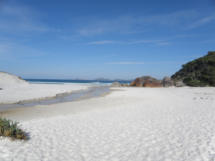 Squeaky Beach - Pieds dans le sable